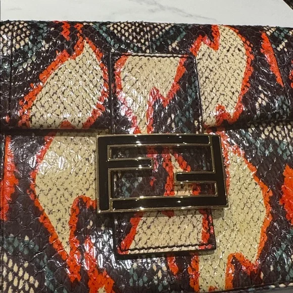 FENDI VINTAGE BAGUETTE ❤️🧡🖤💚 - Picture 3 of 17